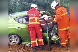 Kereta Bertembung Lori, Lelaki Cedera Parah