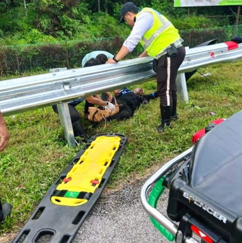 Seorang Anggota Polis Cedera Parah Kena Rempuh Kereta Hilang Kawalan 